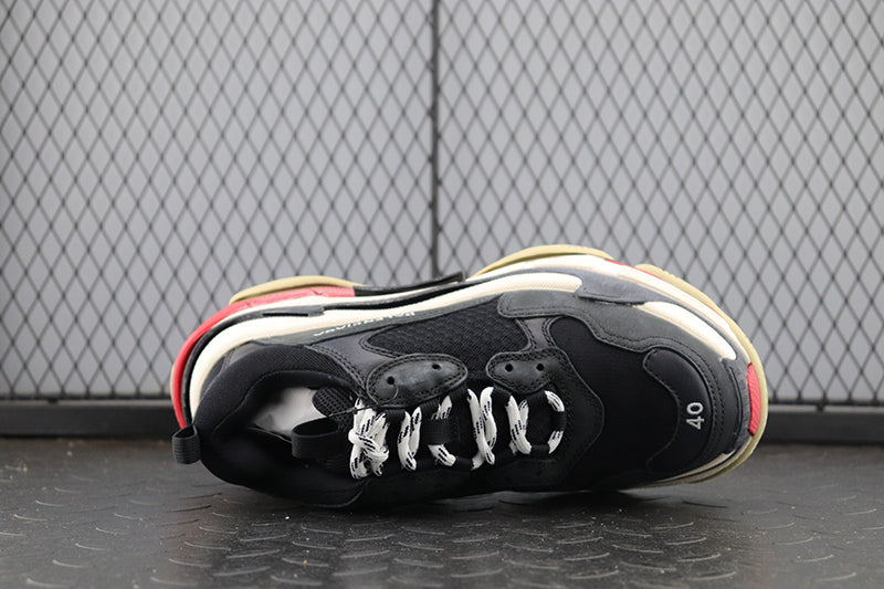 발렌시아가 트리플S 트레이너 블랙/화이트/레드