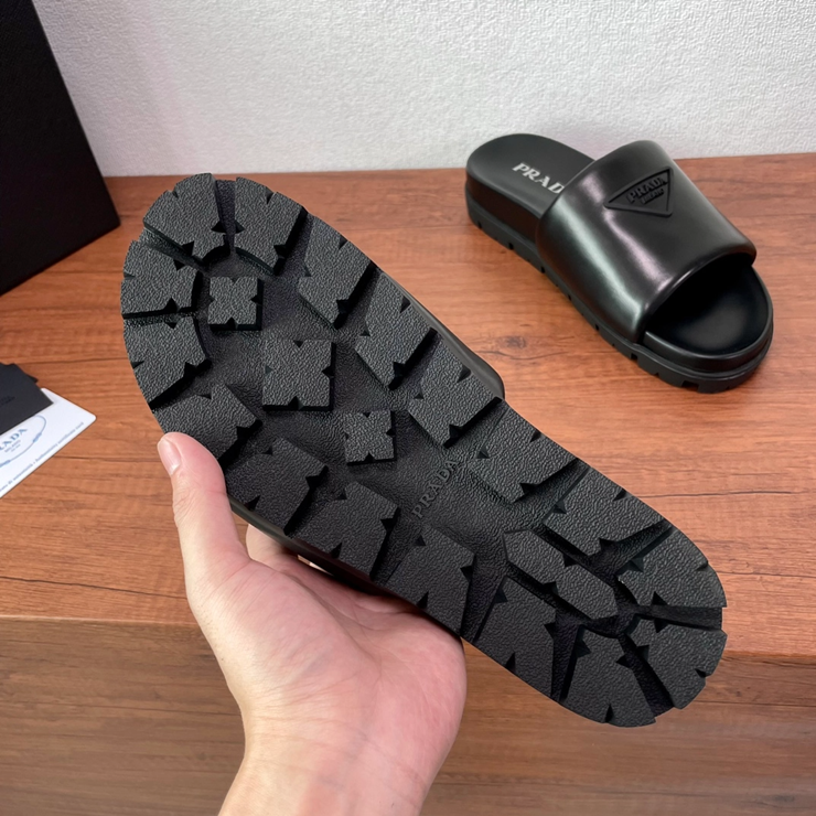 프라다 패딩 슬라이드