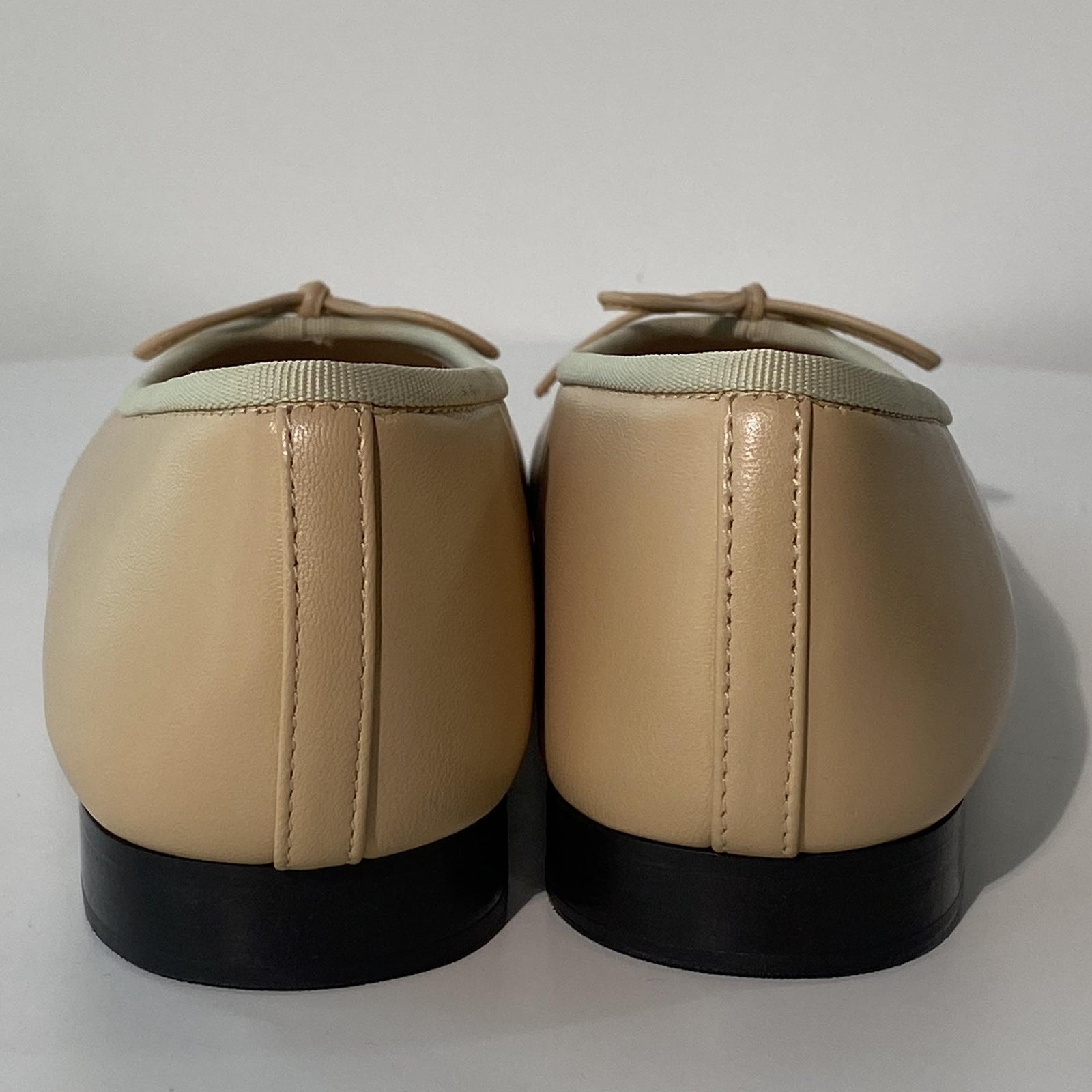 국내) 샤넬 투톤 발레리나 플랫 / 베이지 < 37 2개 / 38 2개 / 40 1개 >