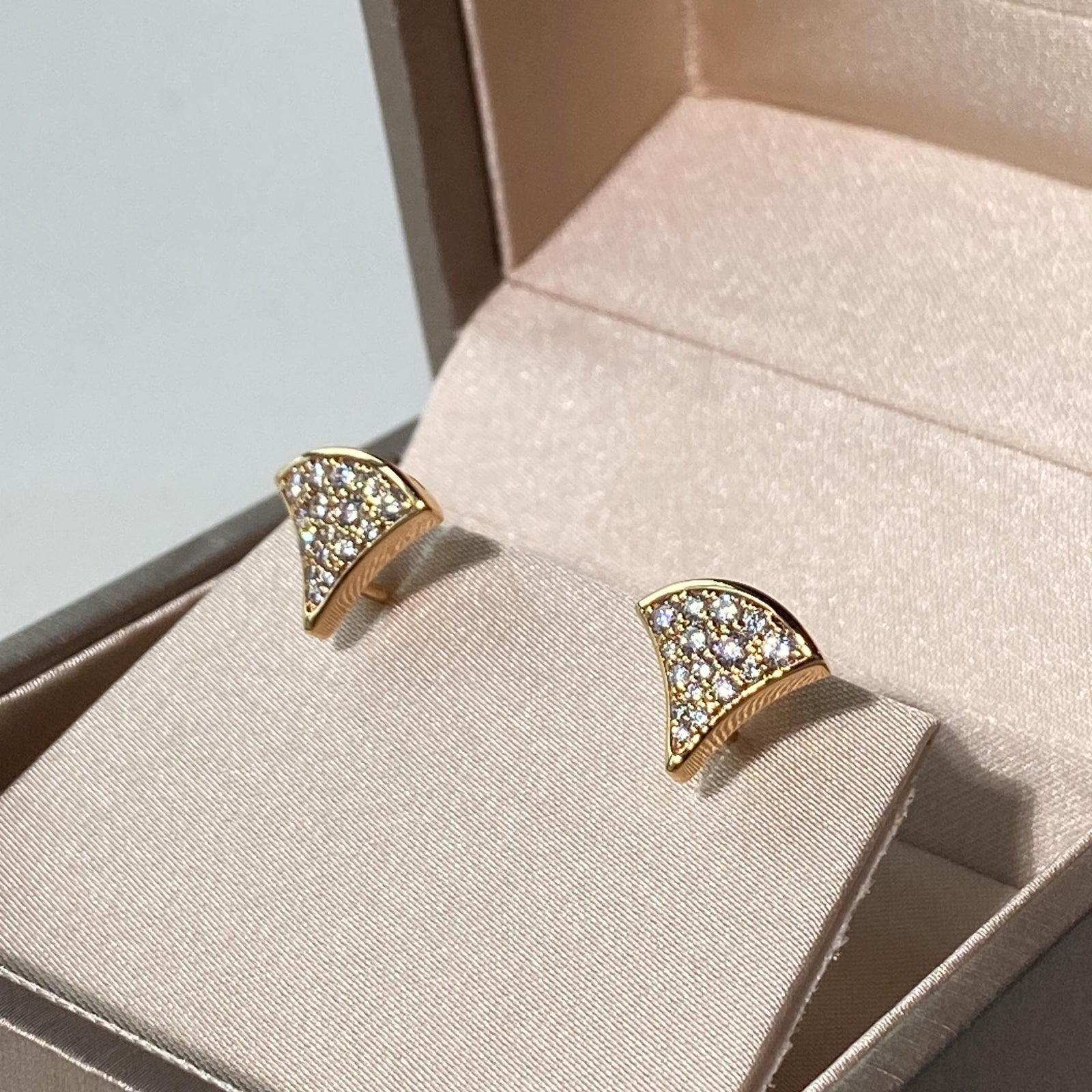 불가리 디바스 드림 미니 풀파베 이어링