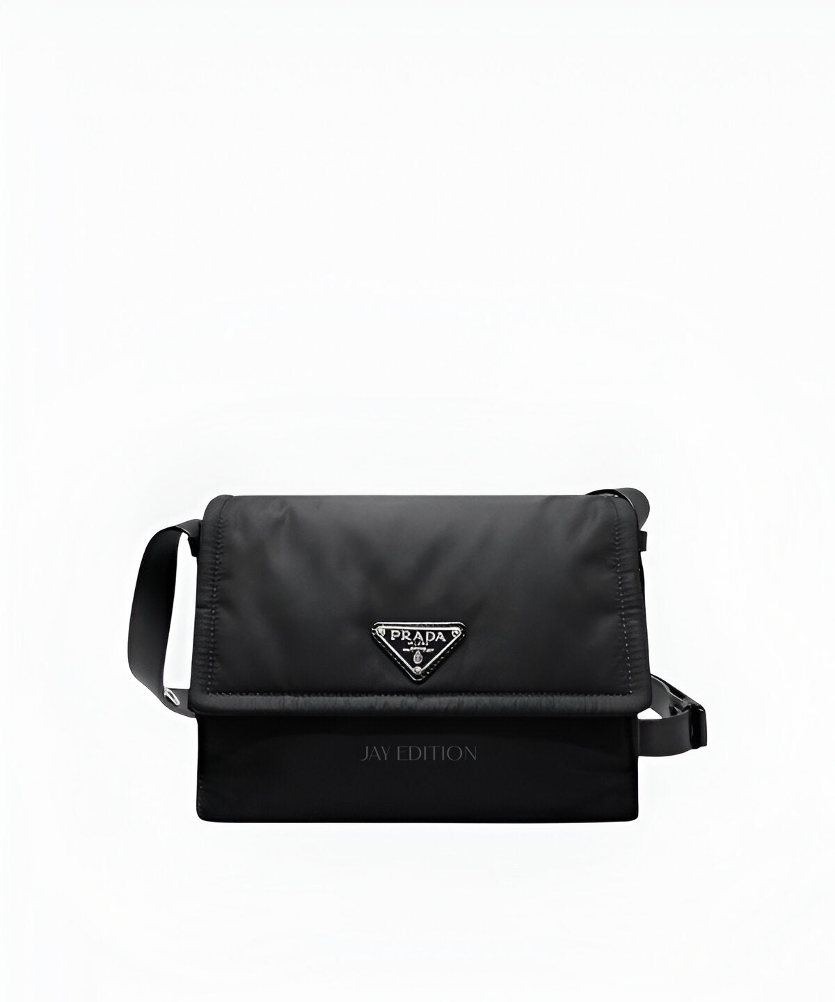프라다 리나일론 패딩 숄더백 스몰 블랙 컬러 퀼팅 디테일 삼각 로고 디자인