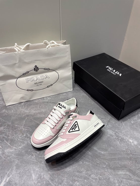 프라다 디스트릭트 스니커즈