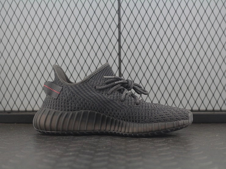 YEEZY 350 V2 블랙