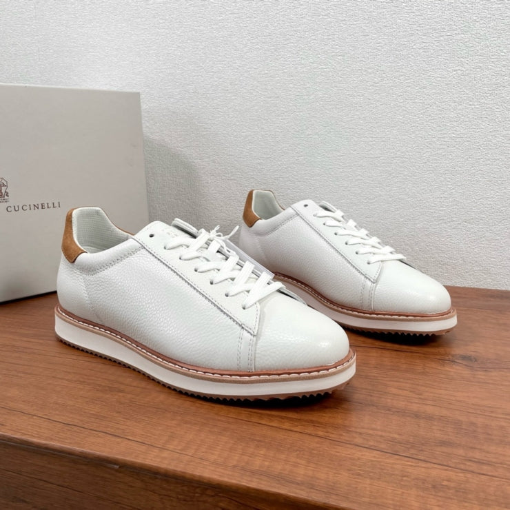 브루넬로 쿠치넬리 카우하이드 스니커즈 화이트