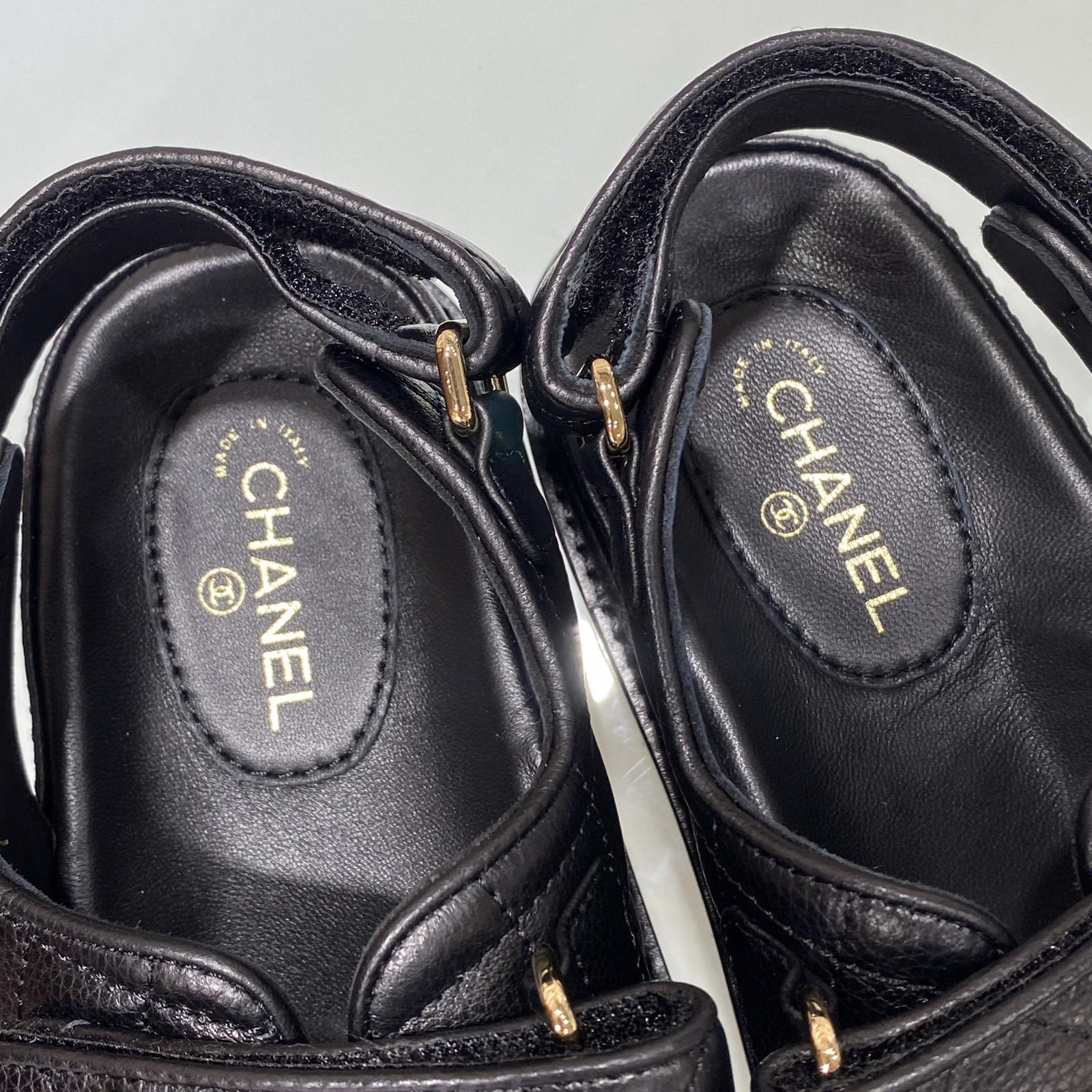 샤넬 크루즈 벨크로 가죽 샌들