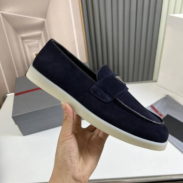 프라다 스웨이드 로퍼