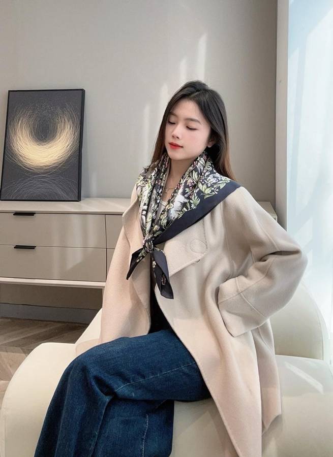 디올 스카프