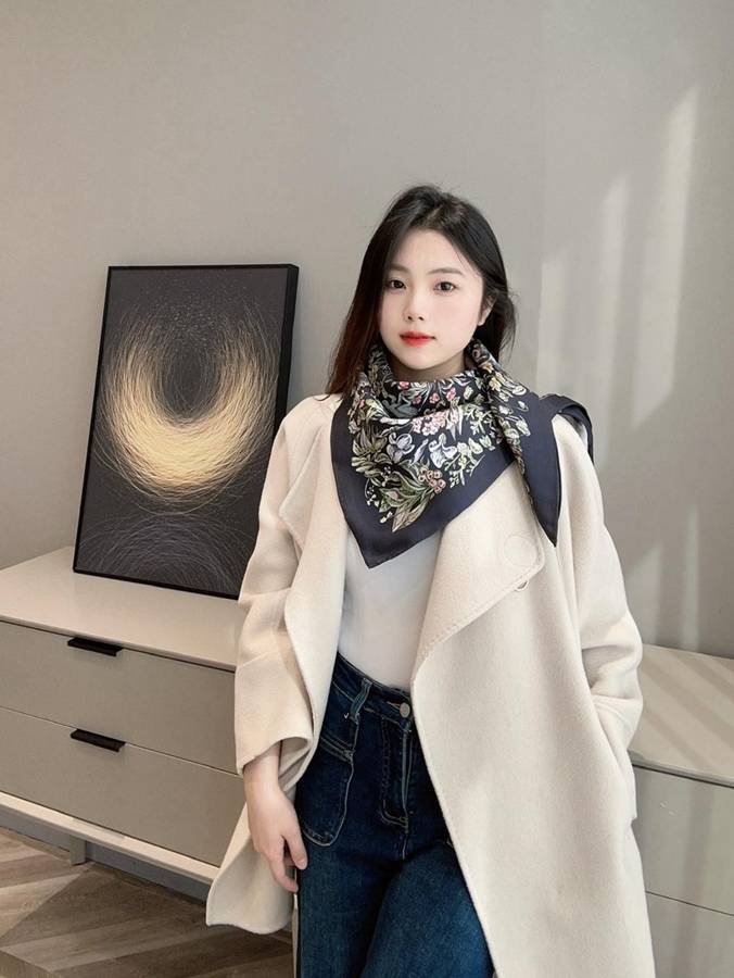 디올 스카프