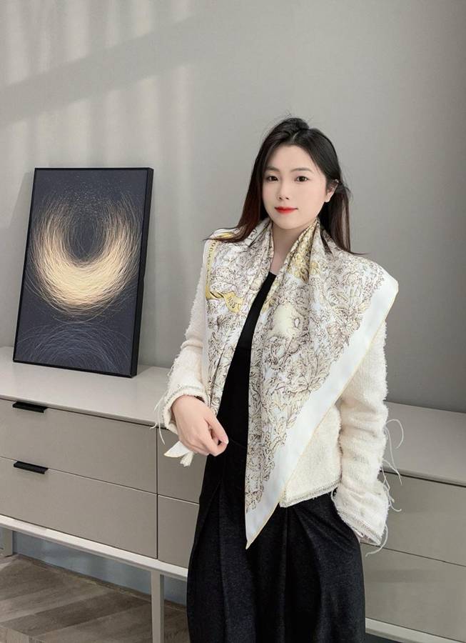 디올 스카프