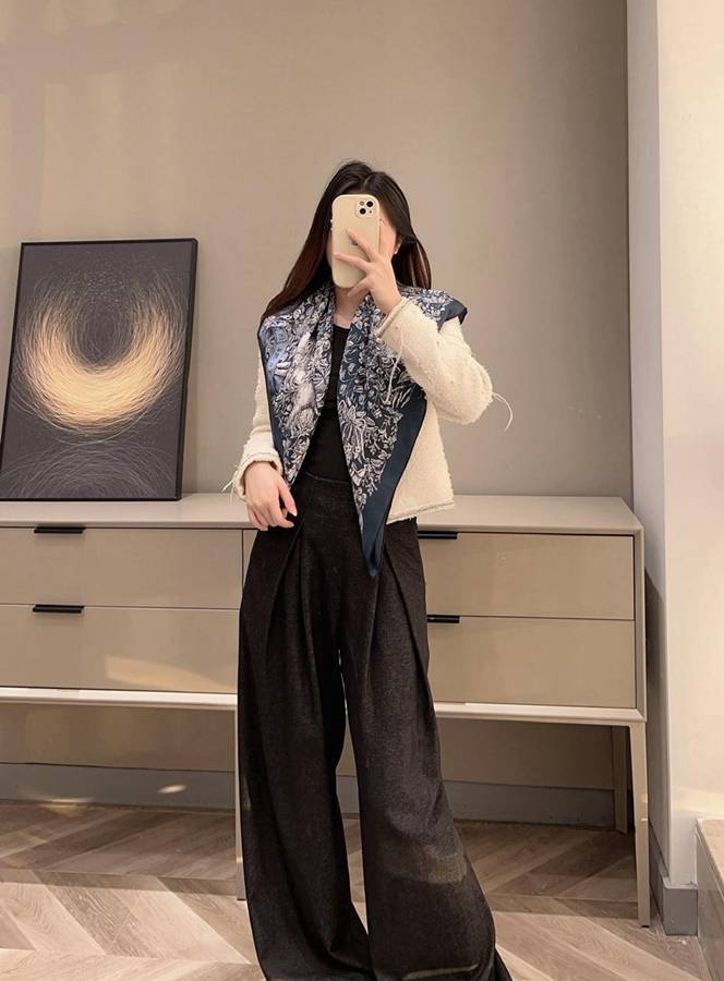 디올 스카프