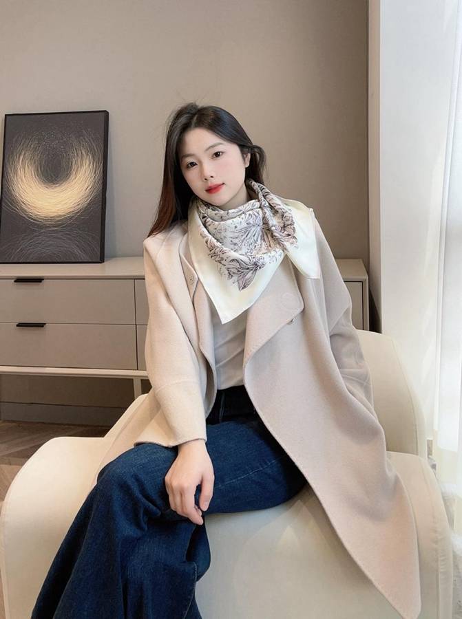 디올 스카프