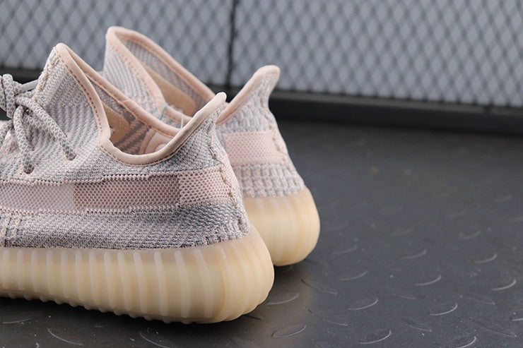 YEEZY 350 V2 신스 논 리플렉티브
