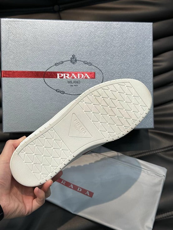 프라다 레이스드 스니커즈