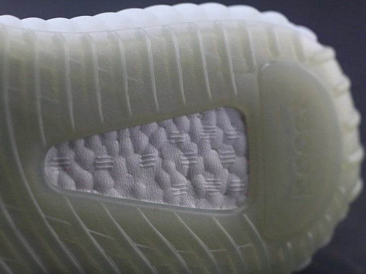YEEZY 350 V2 블루 틴트