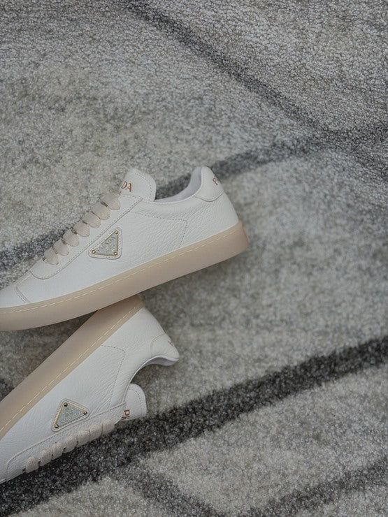 프라다 레인 사슴 가죽 스니커즈