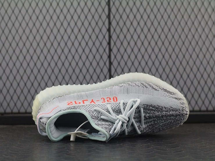 YEEZY 350 V2 블루 틴트