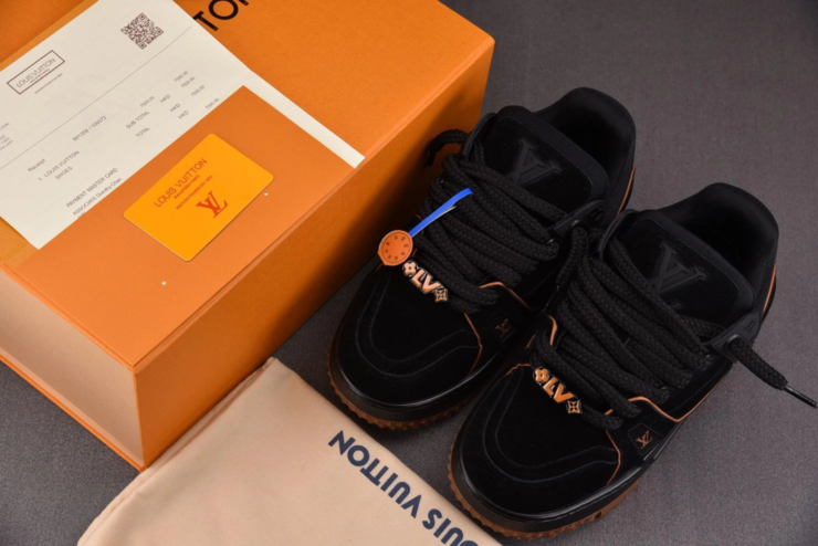 루이비통 LV 트레이너 맥시 스니커즈 스웨이드