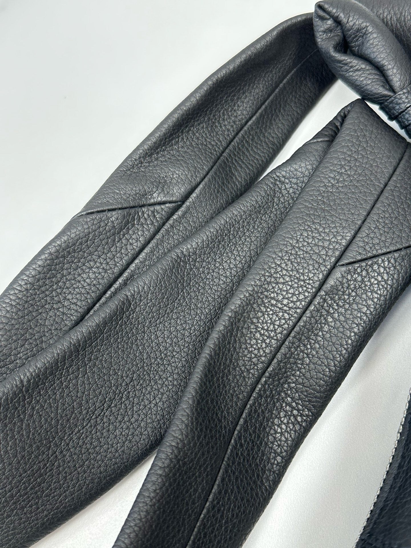 해외재고) 르메르 범백 스몰 그레인 / 블랙