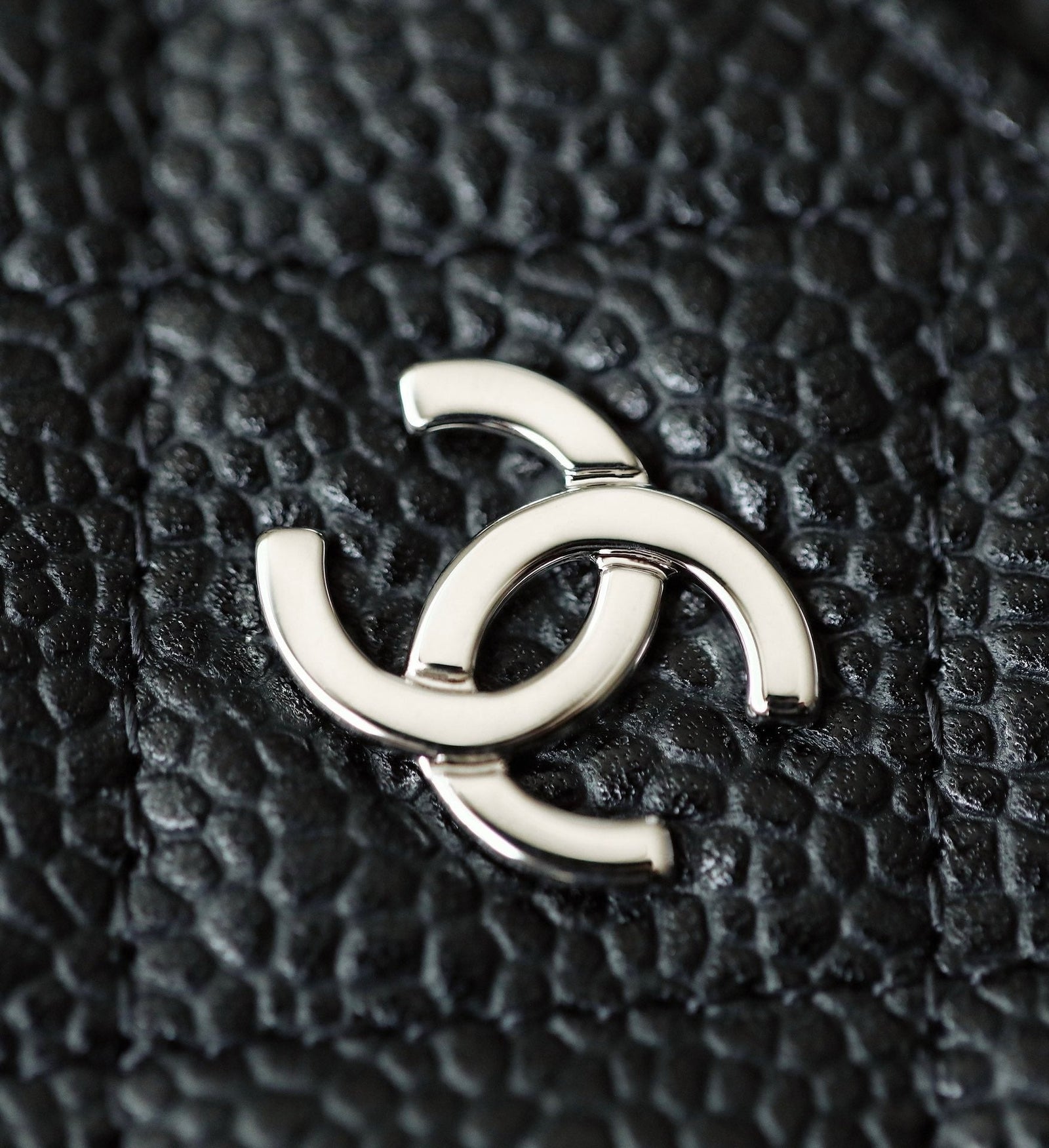 해외재고) 샤넬 클래식 카드 홀더 은장 캐비어 (수량:3개)