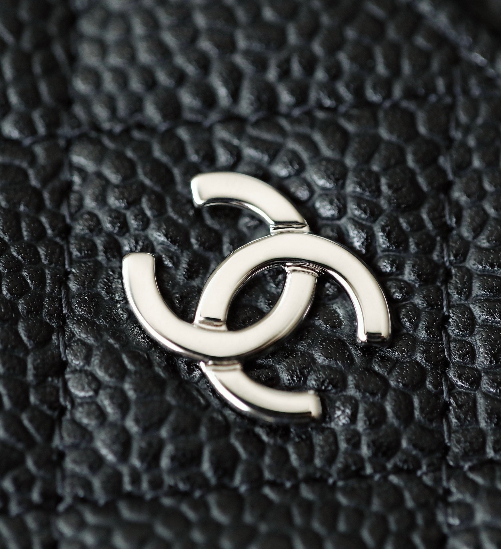 해외재고) 샤넬 클래식 카드 홀더 은장 캐비어 (수량:3개)