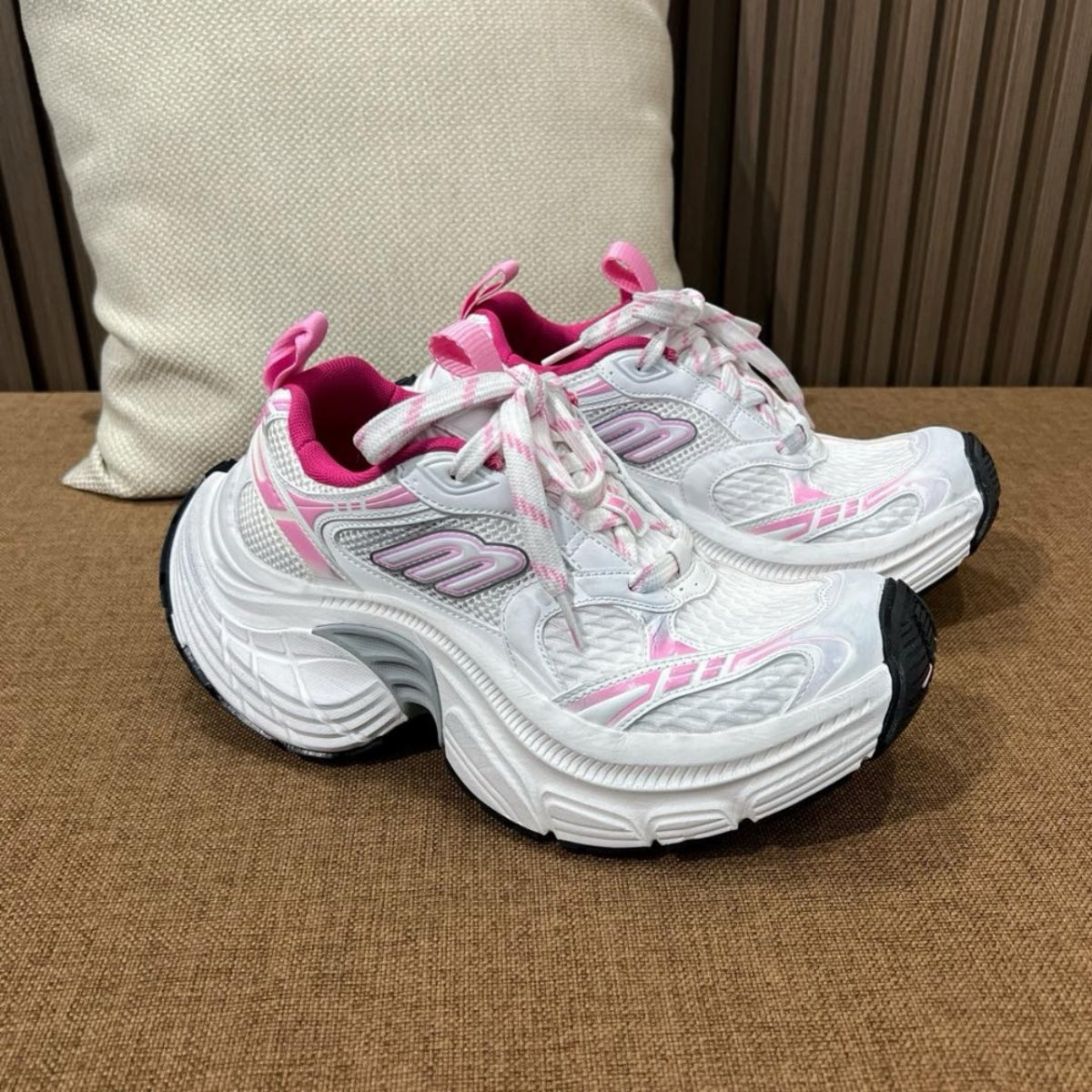 발렌시아가 6XL 스니커즈