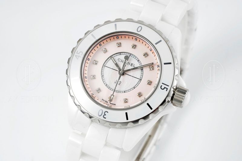 샤넬 J12 워치 33mm 핑크 다이아 인디케이터 쿼츠