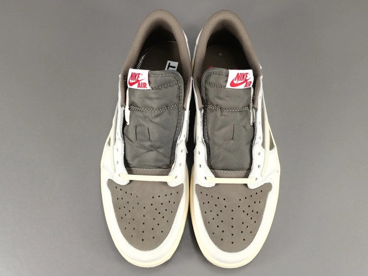 나이키 조던 1 x 트래비스 스캇 레트로 로우 OG SP 세일 앤 리저록