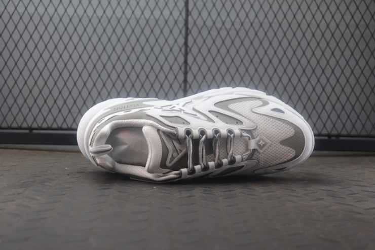 루이비통 러너 태틱 스니커즈