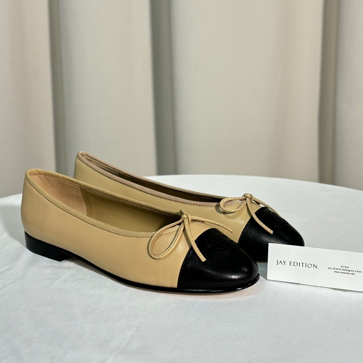 국내) 다른공장) 샤넬 투톤 발레리나 플랫 / 베이지 < 37 2개 >