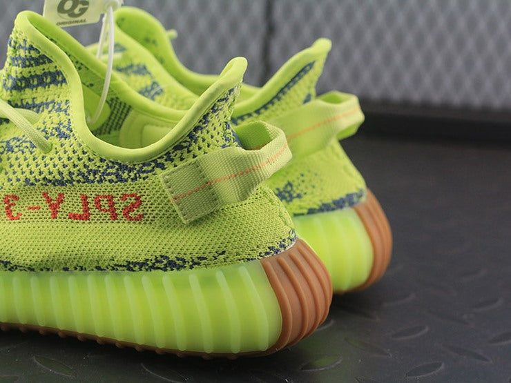 YEEZY 350 V2 세미프로즌
