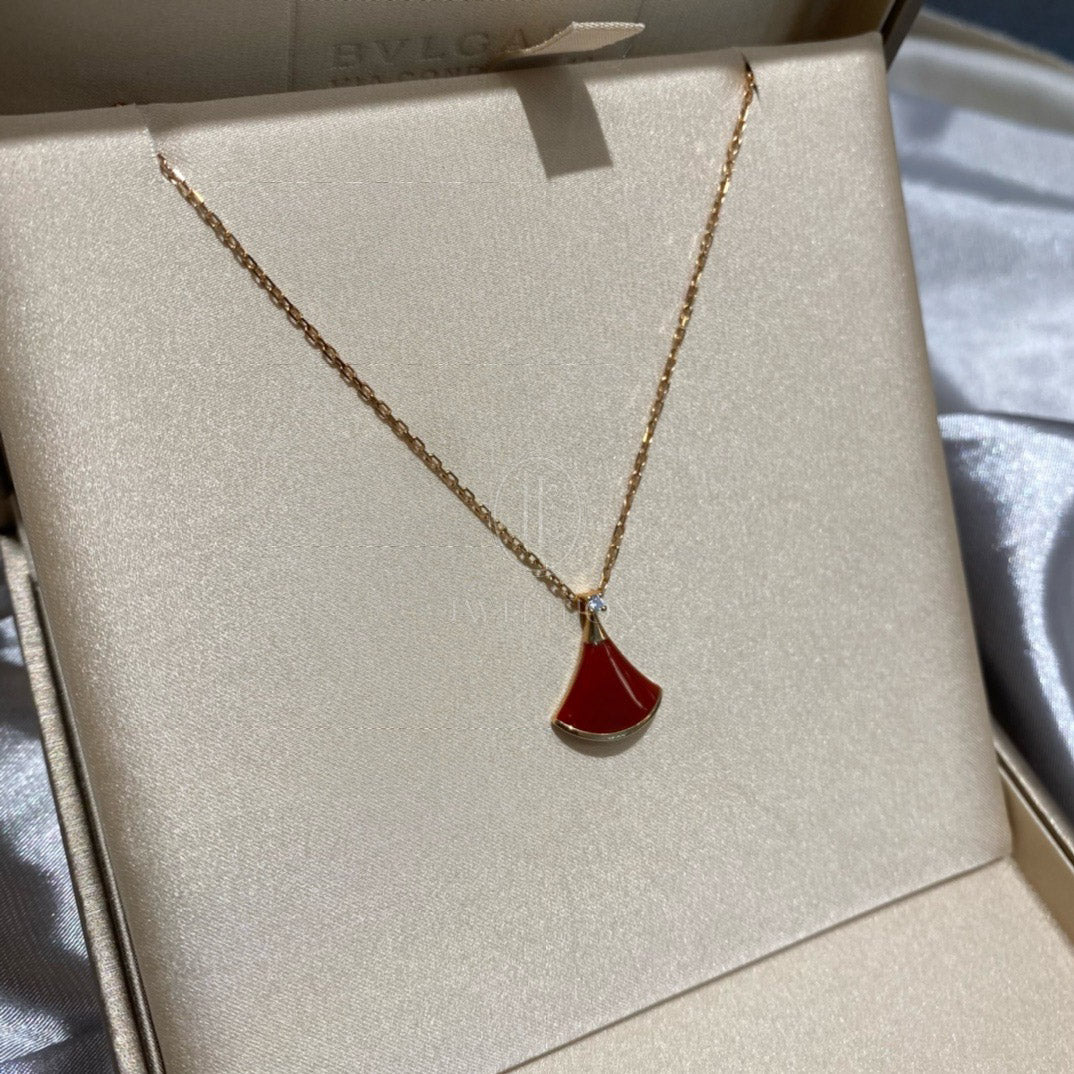 불가리 디바스 드림 네크리스 (18K)