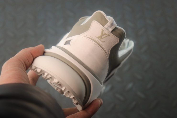 루이비통 러너 태틱 스니커즈