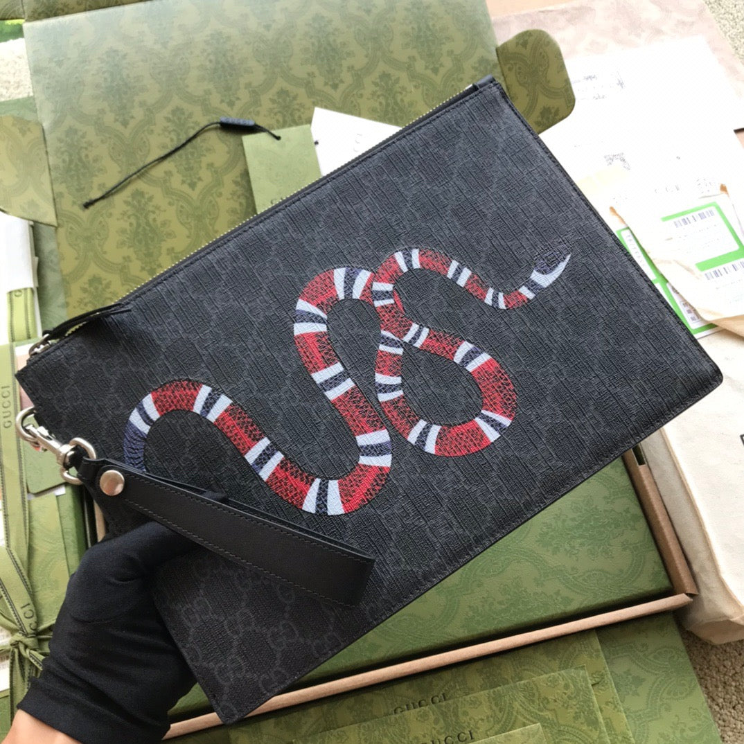 구찌 슈프림 스네이크 클러치