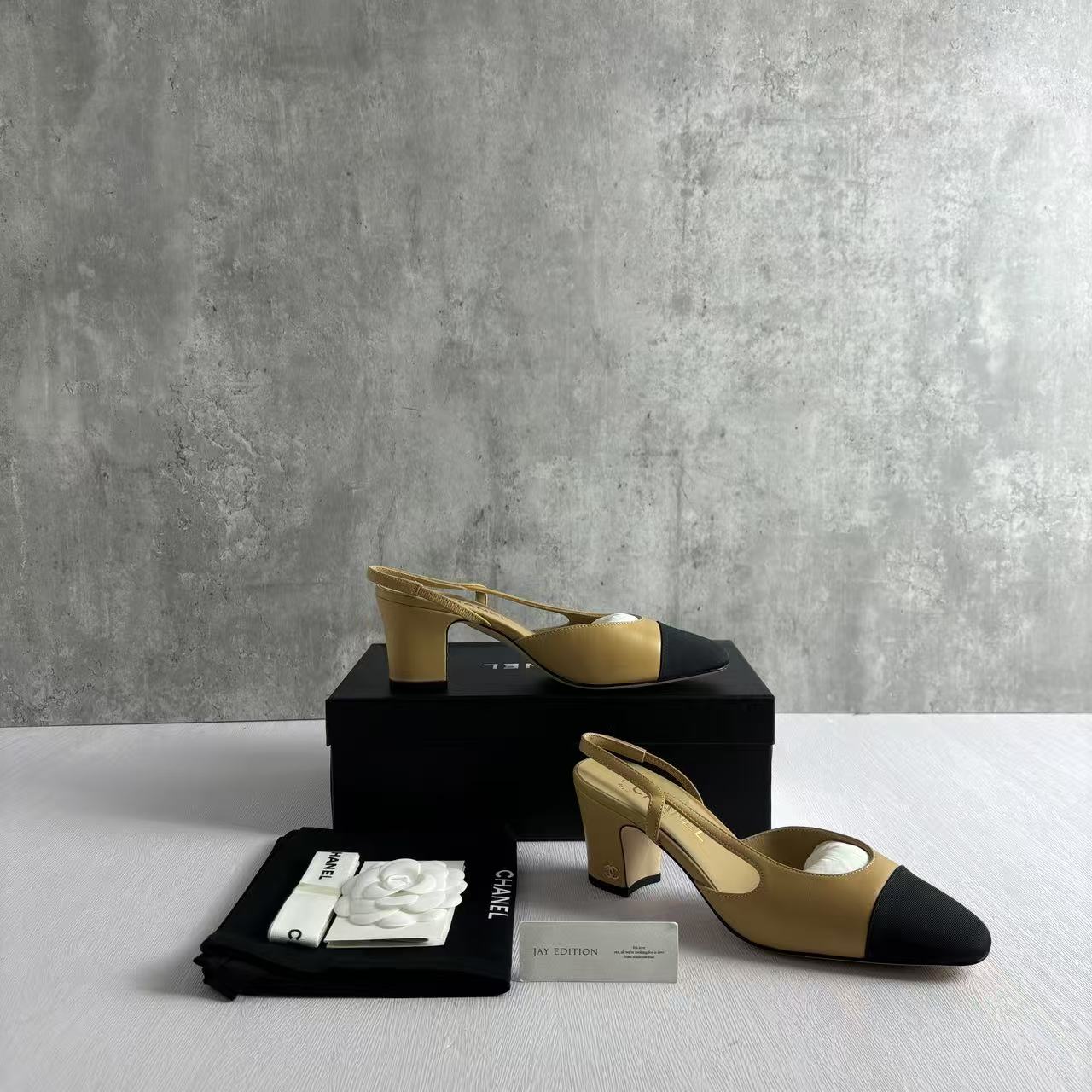 국내) 샤넬 투톤 통굽 슬링백  / 베이지  38