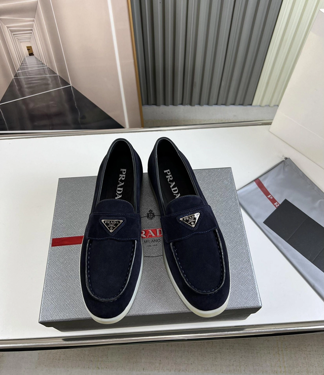 프라다 스웨이드 로퍼