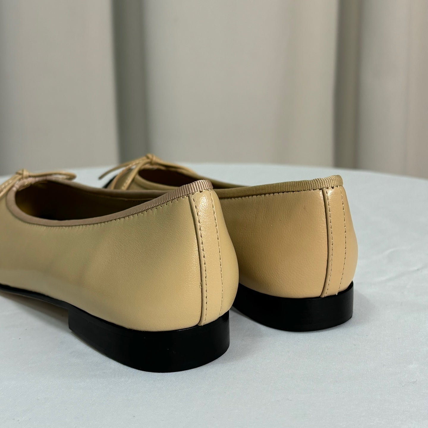 국내) 다른공장) 샤넬 투톤 발레리나 플랫 / 베이지 < 37 2개 >