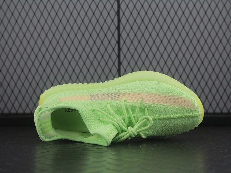 YEEZY 350 V2 글로우