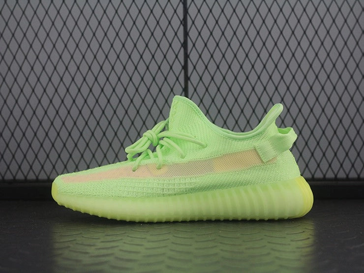 YEEZY 350 V2 글로우