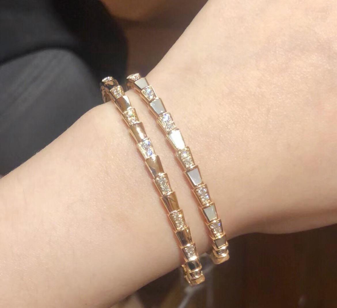 불가리 세르펜티 바이퍼 뱅글 브레이슬릿