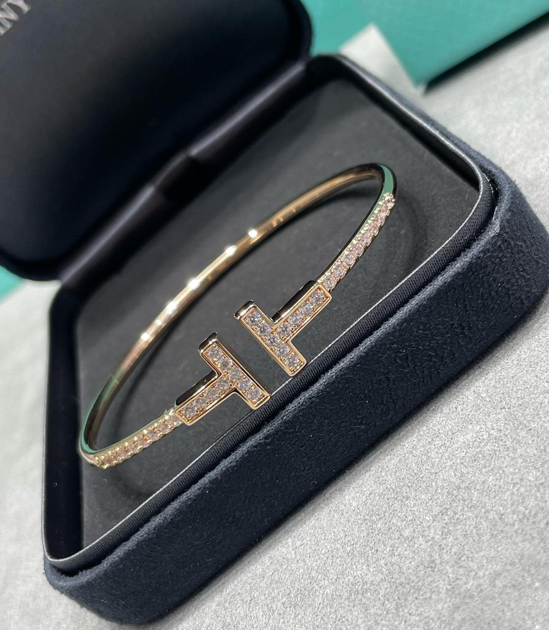 티파니 T 와이어 파베 브레이슬릿