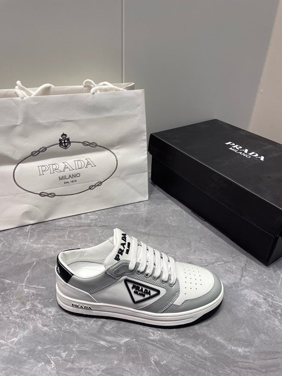 프라다 디스트릭트 스니커즈