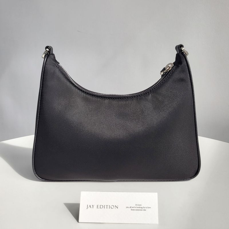 프라다 테수토 체인 호보백