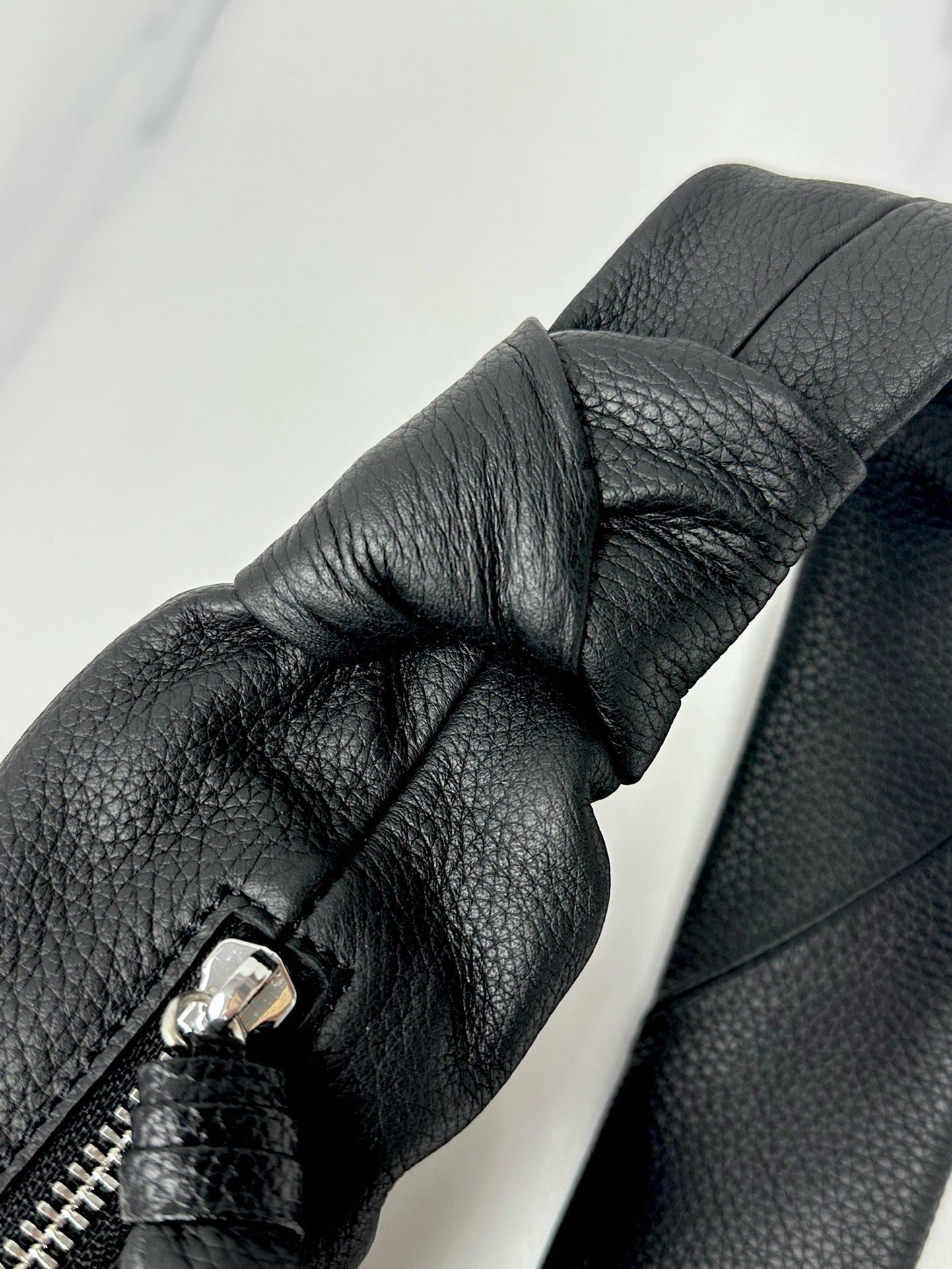 해외재고) 르메르 범백 미디움 그레인 / 블랙