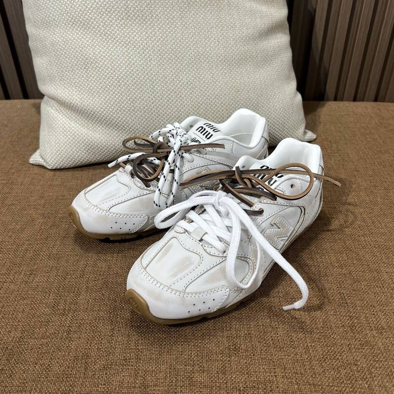 뉴발란스 x 미우 미우 530 SL 레더 스니커즈 화이트