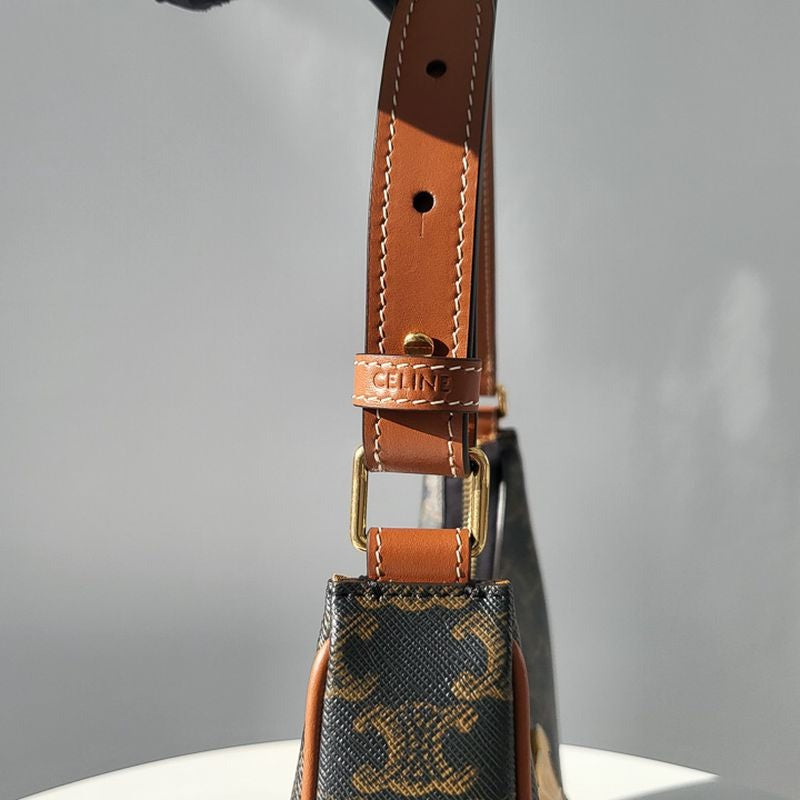 셀린느 트리옹프 아바백 캔버스 미디움