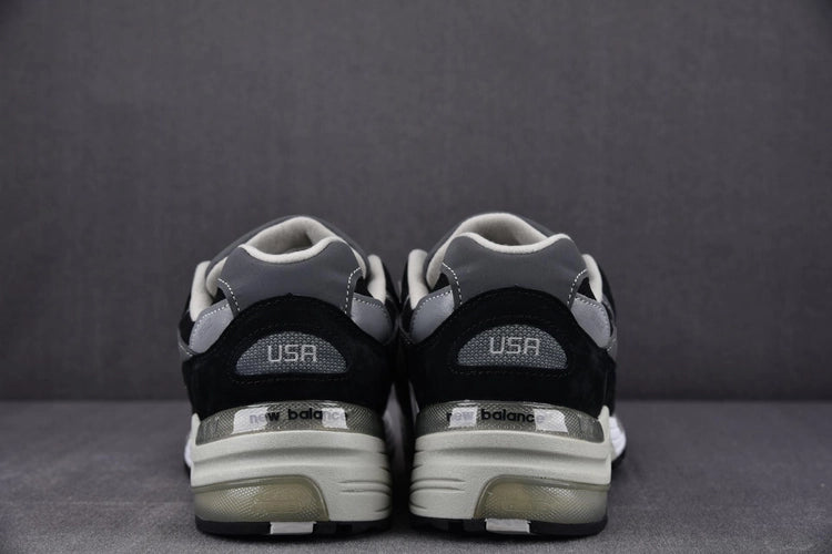 뉴발란스 992 메이드 인 USA 블랙 그레이