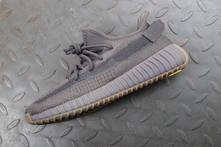 YEEZY 350 V2 신더