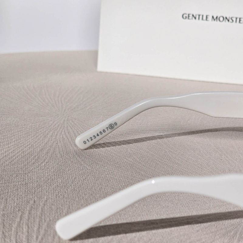 젠틀몬스터 x 마르지엘라 선글라스 MM005