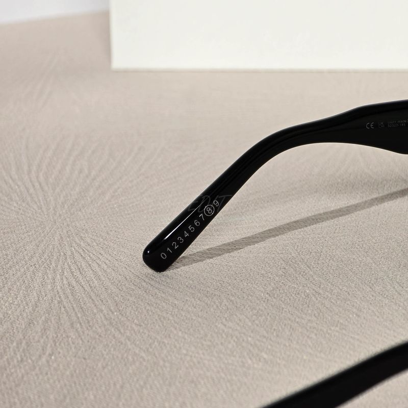 젠틀몬스터 x 마르지엘라 선글라스 MM005