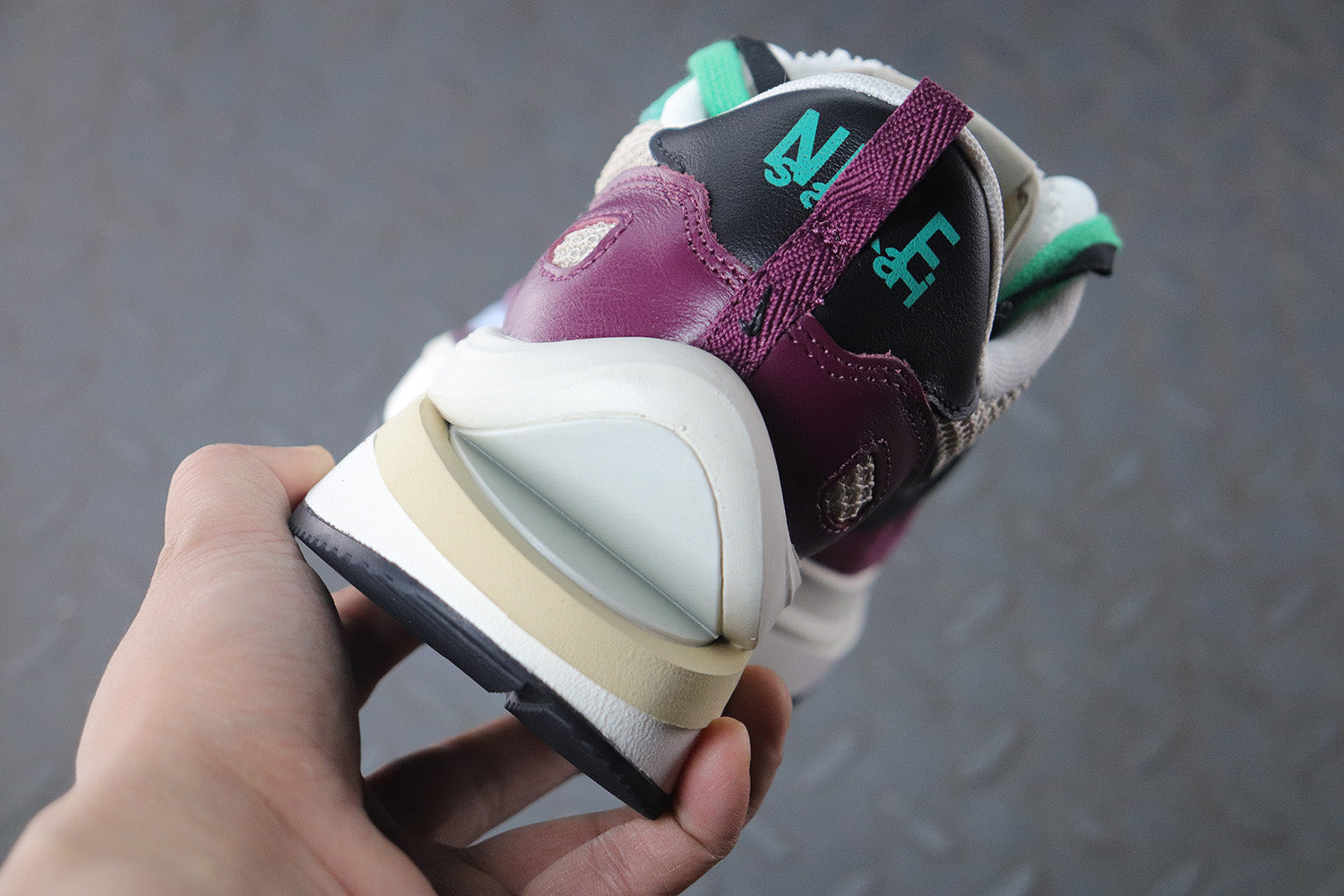 나이키 X 사카이 베이퍼와플 스트링 블랙 빌런 레드